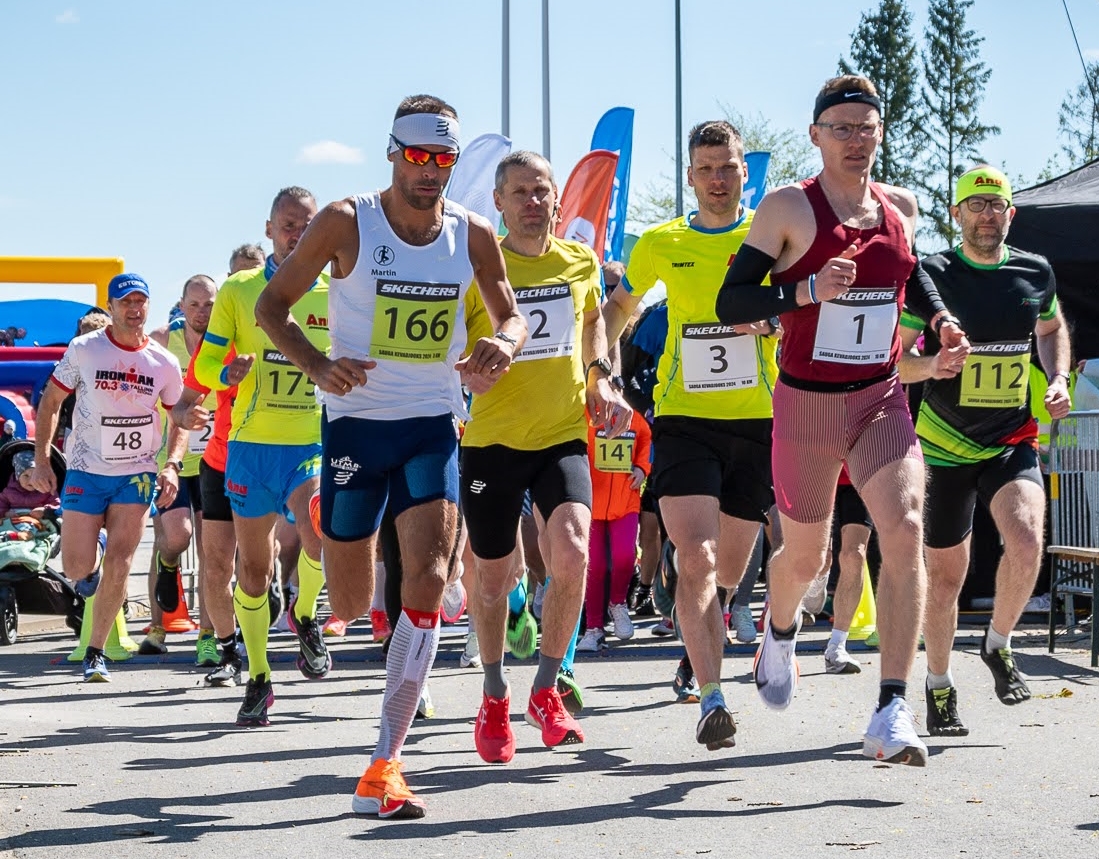11.mail toimus Treenitus MTÜ eestvedamisel Pärnumaal Sauga alevikus teistkordne Kevadjooks, mis tõi kevadiselt tuulise ilmaga osalema 420 jooksjat, kõndijat ja